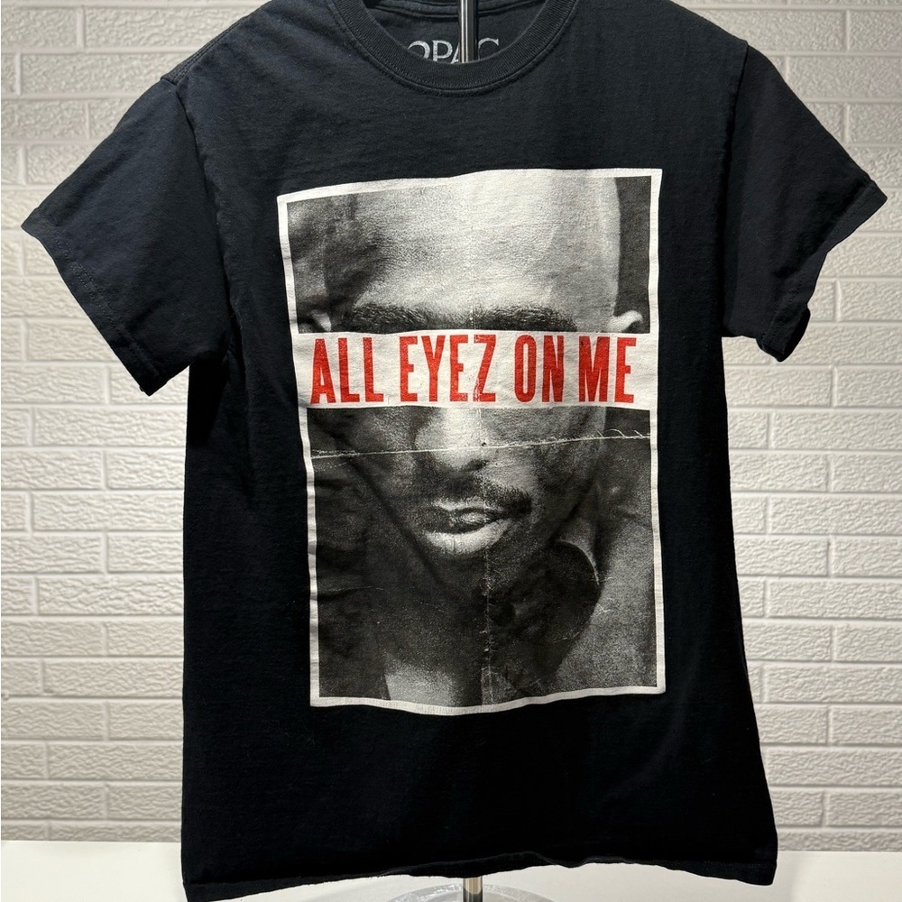Red and Black All Eyez on Me Short‎ Sleeve Tee